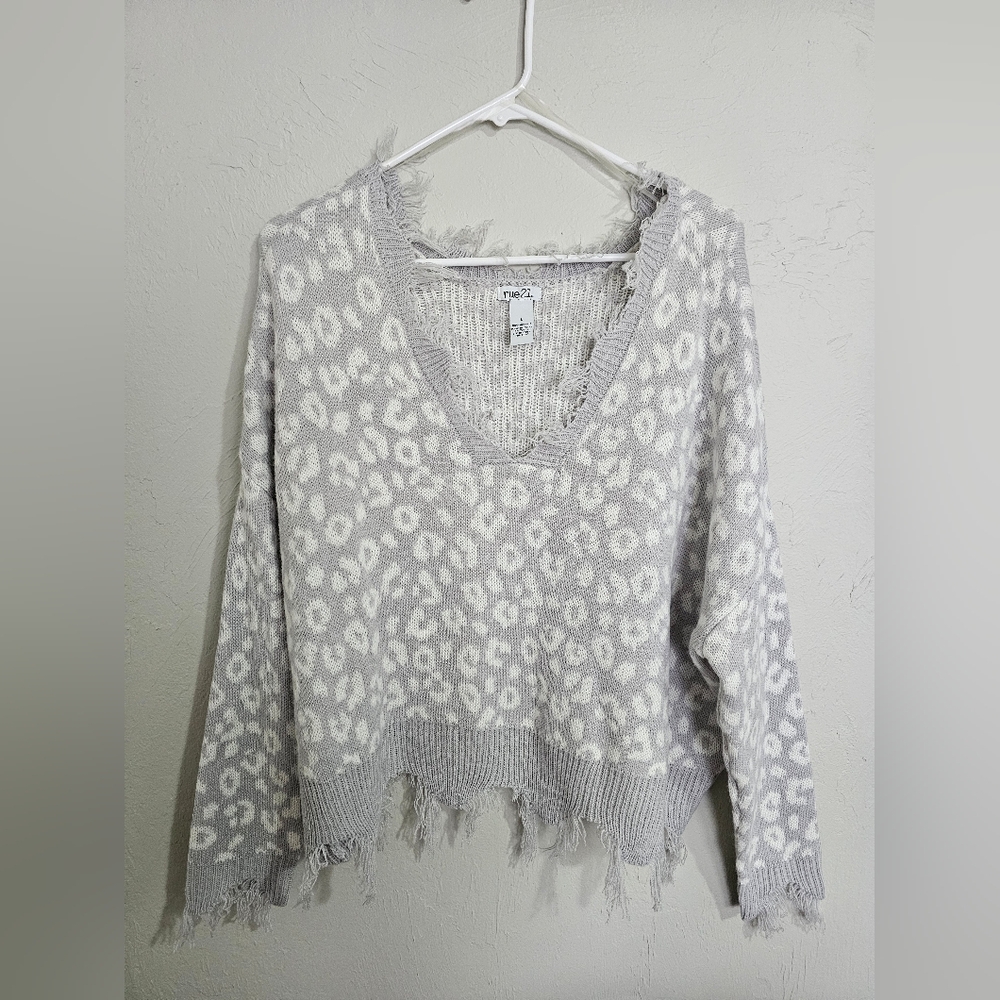 Cropped sweater
